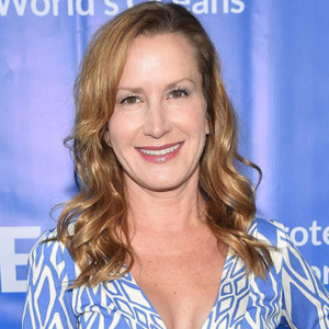 Angela Kinsey