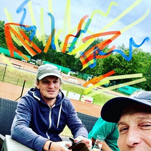 Oliver Masucci with his brother (Source: Instagram)