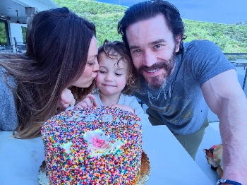 Kaley Cuoco, Tom Pelprey (Image: Instagram)
